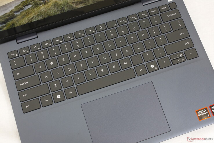 11.pavé tactile de 5 x 8 cm. Malgré le changement de nom, l'expérience de frappe est essentiellement la même que sur les modèles Inspiron de dernière génération