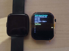 Le PineTime Pro (à droite) comparé au PineTime.