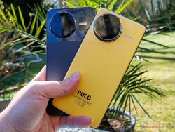 Poco F7 Pro et Poco F7 Ultra (de gauche à droite, source d'image : Daniel Schmidt)