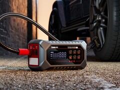 Le démarreur de voiture portable Gooloo A7 peut également servir de gonfleur de pneus (Image source : Gooloo)