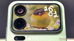 Le deuxième écran au dos des Xiaomi 17 Pro et Pro Max pourrait devenir beaucoup plus grand sur le Xiaomi 18 Pro