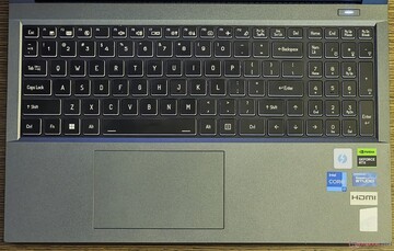 Le Colorful EVOL X15 offre une expérience de saisie décente