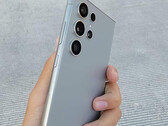 Le Galaxy S24 Ultra devrait être doté d'un écran plat et d'un cadre en titane, entre autres changements par rapport aux modèles précédents. (Source de l'image : @DavidMa05368498)