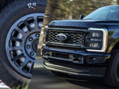 Une nouvelle série de fuites laisse entrevoir l'arrivée d'un pick-up Ford Super Duty électrique équipé de moteurs dans les moyeux. (Source de l'image : Ford / Autoblog - édité)