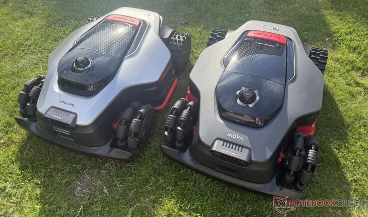 Test et comparaison du Mova LiDAX Ultra AWD (à droite) et du Dreame A3 AWD Pro (à gauche)