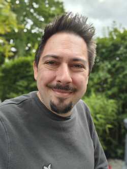 Selfie pris avec le Nothing Phone (4a) en mode portrait