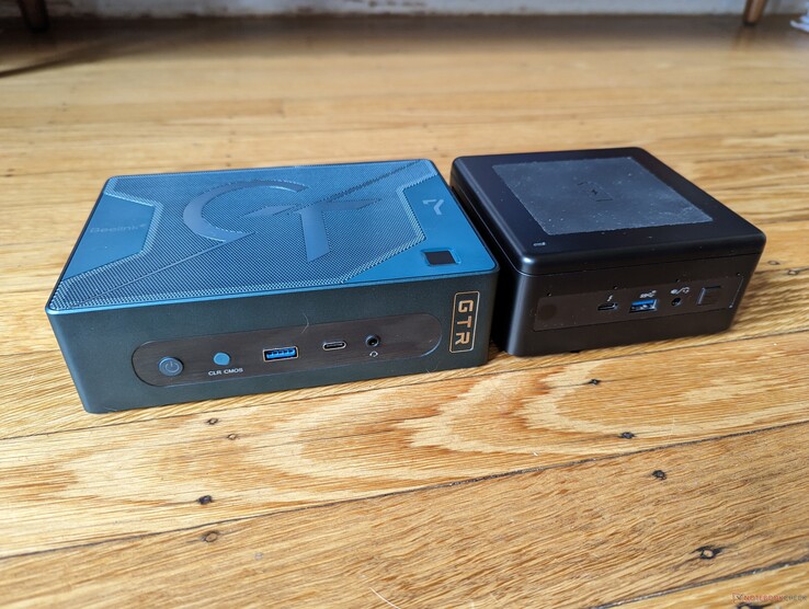 Gauche : Beelink GTR7, Droite : Intel NUC11PAQ