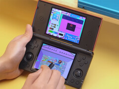 La RG DS d&#039;Anbernic sous Kirby : Canvas Curse. (Source de l&#039;image : Anbernic - édité)