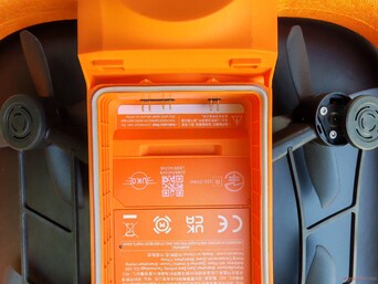 Il y a un indicateur d'humidité (bande blanche)