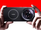 Le Nubia Z50S Pro est compatible avec les filtres de 67 mm grâce à une nouvelle coque de protection. (Image : Nubia)