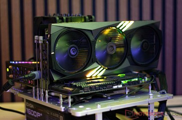 Le MSI GeForce RTX 4060 Ti Gaming X Trio 8G lors de notre test d'émissions sonores