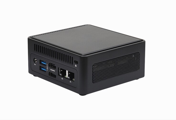 Les ports d'E/S arrière comprennent deux ports 2,5 GbE, deux ports HDMI et deux ports USB-A.