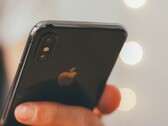 Le premier iPhone étanche et USB Type-C sera bientôt disponible à la commande. (Image source : Daniel Cañibano)