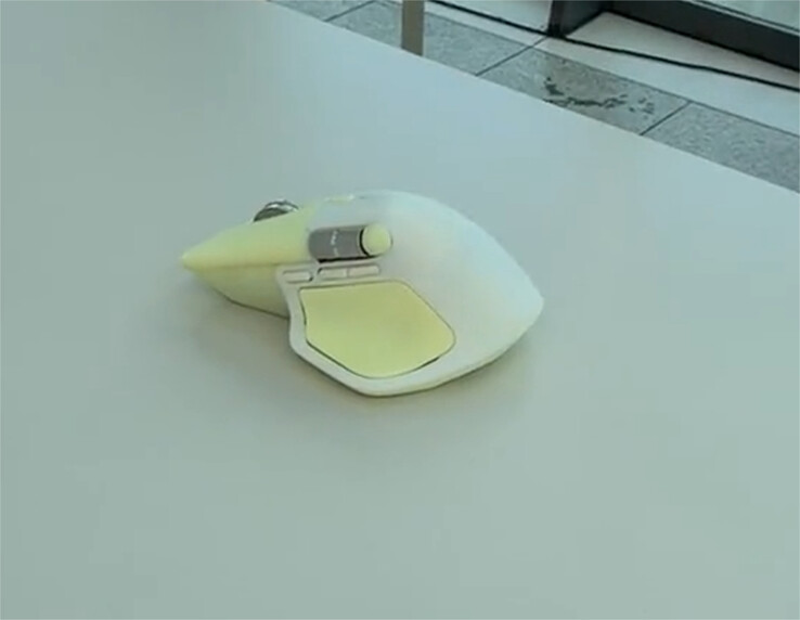 L'une des autres options de couleur de la MX Master 4 présentées lors de l'événement de lancement de Logitech. (Source de l'image : Reddit)