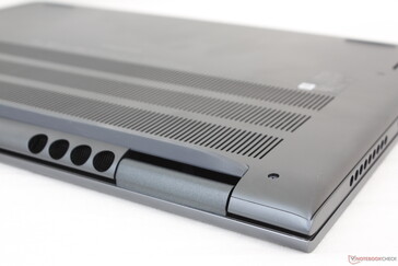 Le design circulaire des grilles de ventilation est une caractéristique visuelle unique de l'Inspiron 16