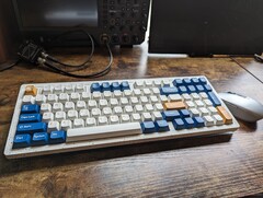 Le clavier mécanique MelGeek Modern97 allie un look unique à une expérience de frappe douce