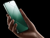 Le Xiaomi 15 conservera la même taille compacte que le Xiaomi 14, mais sera doté d'une plus grande batterie (Image source : Xiaomi)