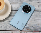 Aucun smartphone de la série Magic7 Honor n'est passé sous la barre des 6,7 pouces, Magic7 Pro en photo. (Source de l'image : Notebookcheck)