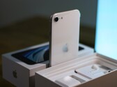 Apple pourrait se tourner vers des sorties annuelles d'iPhone SE à partir de l'année prochaine. (Image source : AB)