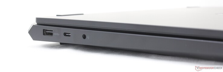 À gauche : USB-A (5 Gbps), USB-C avec DisplayPort 1.4 + Power Delivery (10 Gbps), prise casque 3,5 mm