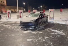 Comme prévu, la recharge de la Tesla Model 3 à -14 degrés prend un peu plus de temps que d'habitude (Image : Out of Specs Reviews)