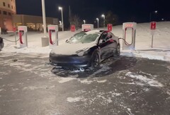 Comme prévu, la recharge de la Tesla Model 3 à -14 degrés prend un peu plus de temps que d&#039;habitude (Image : Out of Specs Reviews)