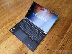 La Radeon RX 6850M XT est plus rapide que de nombreux ordinateurs portables RTX 3080 Ti GeForce, mais la consommation d'énergie peut être hors normes