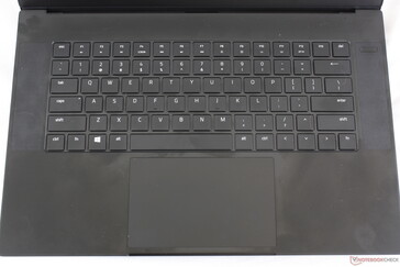 Pas de changements dans le trackpad sensible aux traces de doigt ou dans l’organisation du clavier.