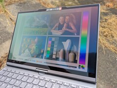 OLED à l'extérieur par temps couvert lumineux