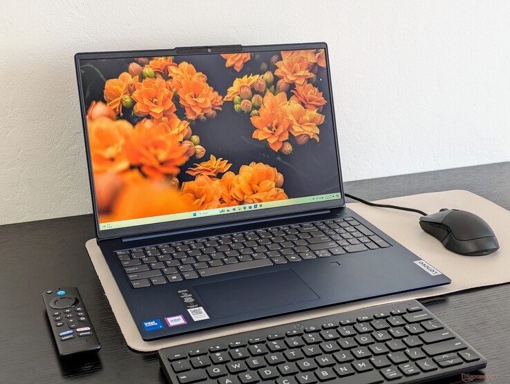 Lenovo IdeaPad Slim 7 16IRU9 (également connu sous le nom d'IdeaPad Slim 7 16 G9) Lenovo IdeaPad Slim 7 16IRU9 (également connu sous le nom d'IdeaPad Slim 7 16 G9)
