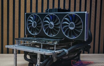 XFX Speedster MERC 310 Radeon RX 7900 XTX Black Edition pendant les mesures de niveau sonore