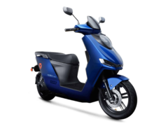 Le cyclomoteur électrique Yadea VF F200 a une autonomie de 140 km. (Source de l&#039;image : Yadea)