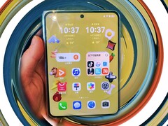 Photos de la prise en main du Huawei Pura X Max.