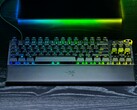 Clavier de jeu Razer Huntsman V3 Pro TKL 8KHz présenté sur un bureau (image : Razer)