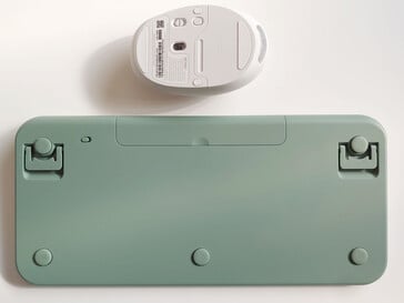 Boutons d'alimentation en bas (Source de l'image : Notebookcheck)