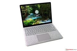 En test : le Microsoft Surface Laptop 2. Modèle de test fourni par Cyberport.
