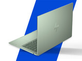 L’OmniBook 5 peut être équipé de jusqu’à 16 Go de RAM et d’un Core 7 350. En photo : une image promotionnelle retouchée montrant l’arrière de l’ordinateur portable.