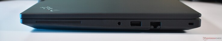 à droite : Audio 3,5 mm, USB-A 3.2 Gen 1, RJ45-Ethernet, verrou Kensington
