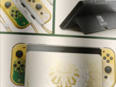 La Nintendo Switch OLED Legend of Zelda : Tears of the Kingdom Edition a été photographiée en ligne (image via Reddit)