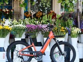 Le vélo électrique Momentum Vida E+ offre une autonomie totale de 88,5 km avec une seule charge (Source : Momentum)