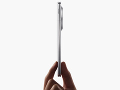 Oppo confirme que le Find N5 mesure 8,93 mm d'épaisseur lorsqu'il est plié (Image source : Oppo)