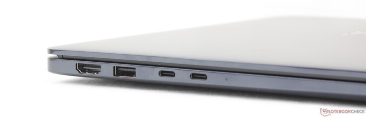 À gauche : HDMI 2.1, USB-A 3.2 Gen. 1, 2 ports USB-C Thunderbolt 4 avec DisplayPort 2.1 + Power Delivery