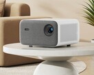 Le Xiaomi Mi Projector 2S peut projeter une image 1080P jusqu'à 120 pouces de large. (Image source : Xiaomi)