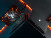 Le nouvel AORUS 17X est proposé en deux versions, toutes deux équipées du Core i9-12900HX. (Image source : Gigabyte)