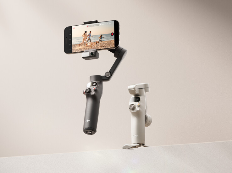 L'Osmo Mobile 7P et l'Osmo Mobile 7, de l'avant à l'arrière. (Source de l'image : DJI)