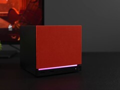 Mini-PC Steam Machine doté d'une façade rouge et d'un éclairage RVB