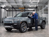 Le système de protection antivol Gear Guard du pick-up électrique Rivian R1T mise sur des câbles, des caméras et une sentinelle Yeti