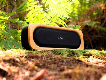 L'enceinte portable Get Together Go de House of Marley en Signature Black est étanche à la poussière et à l'eau.