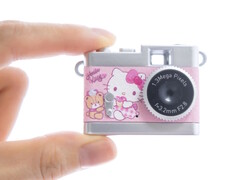 L'appareil photo jouet Kenko Tokina Pieni II est désormais disponible avec une variété de personnages de Sanrio ornant son boîtier. (Source de l'image : Kenko Tokina)