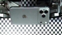 Une fuite d'Apple s majeure permettrait d'avoir un premier aperçu présumé de l'iPhone 18 Pro. Des images de l'intérieur de l'appareil ont également été divulguées.
